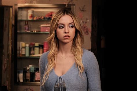 Sydney Sweeney Looks Striking in a Bikini! See the ‘Euphoria